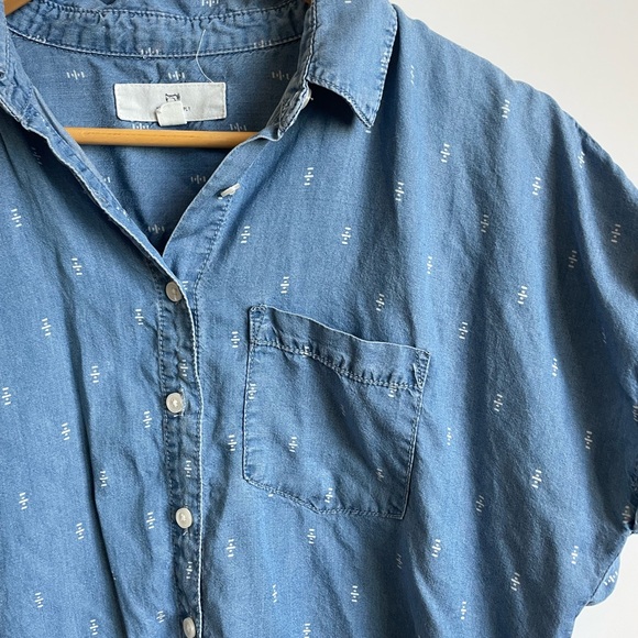 Denim button up top - Picture 3 of 8